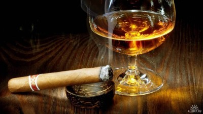 a-drink-and-a-cigar-for-all-guys-on-dn