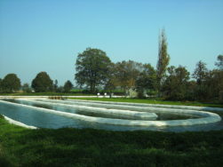 Lago artificial para cultivo de microrganismos fotoautotróficos