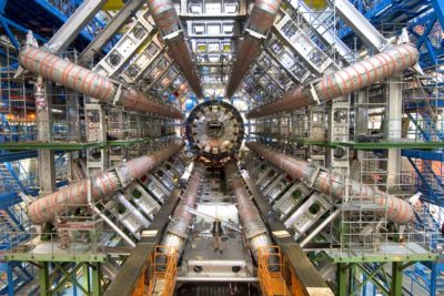 ATLAS, um dos 6 detetores acoplados ao LHC. Imagem: Maximilien Brice, CERN